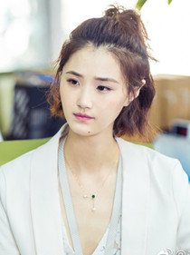 小莉(生小芊 饰)